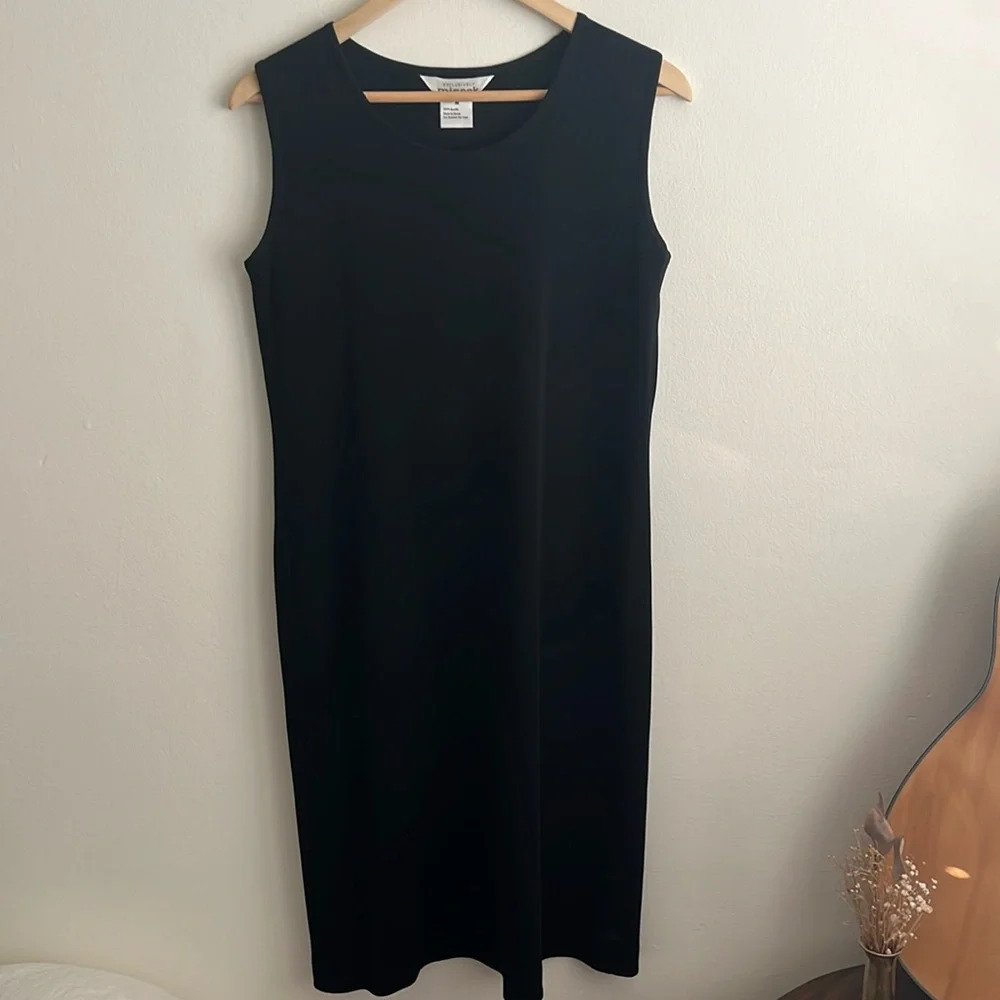 Exclusively Misook Medium Black Knit Acrylic Modest Sleeveless Dress Midi Length